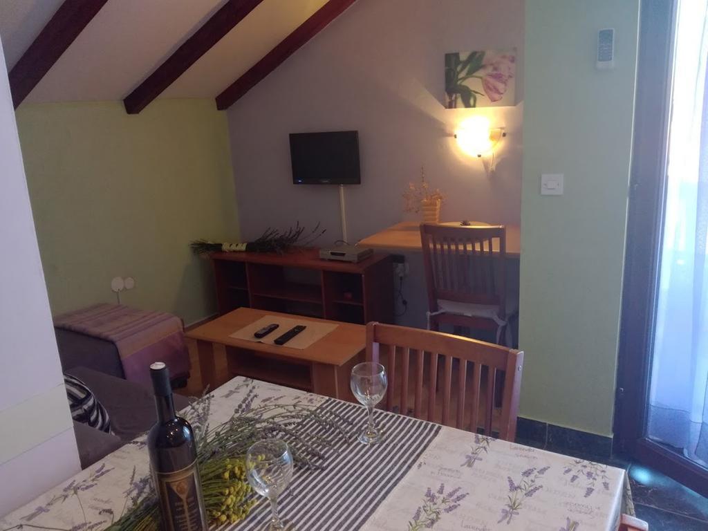 Apartments Tamara Sukošan Екстериор снимка