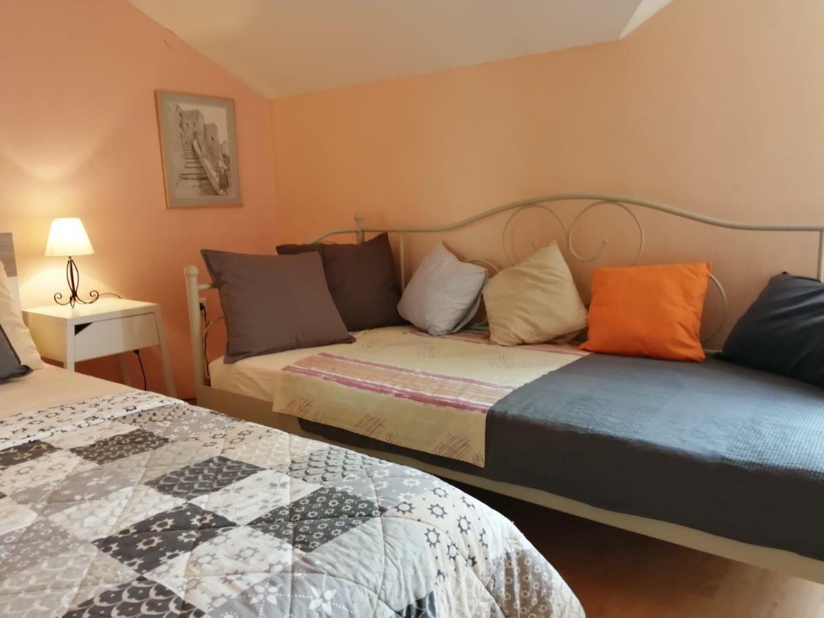 Apartments Tamara Sukošan Екстериор снимка